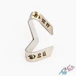 پیرسینگ فیک گوش طرح وی (V) رومی | شیک و پیک
